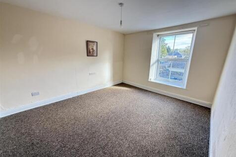 FRONT BEDROOM 1