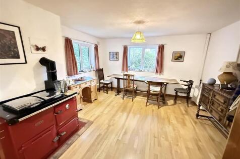 S3niak7WmEq60IaVBWNeCw 2.jpg