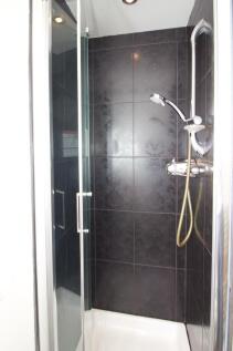 En-suite shower