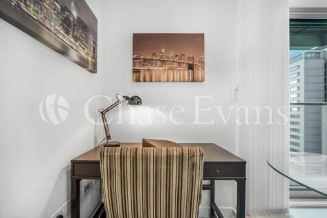Living/Sleeping Area