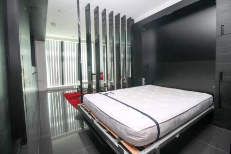Living/Sleeping Area