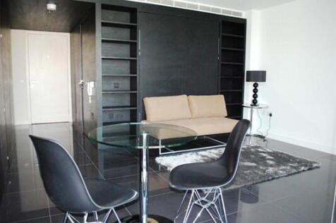 Living/Sleepin Area