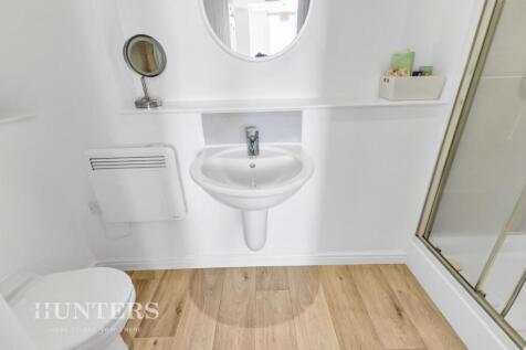 En-suite bathroom