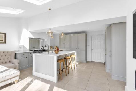 Dining kitchen