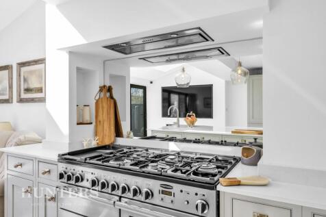 Dining kitchen
