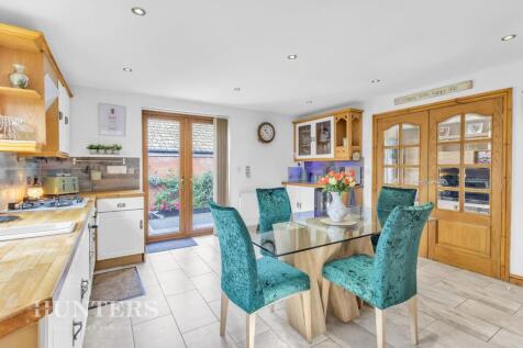Dining kitchen