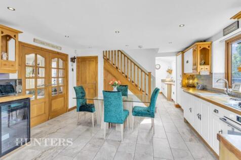Dining kitchen
