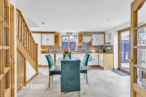Dining kitchen