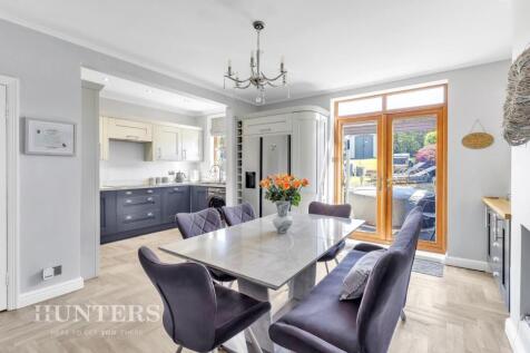 Dining kitchen