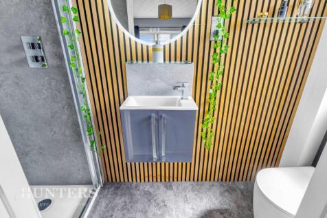 En-suite shower room