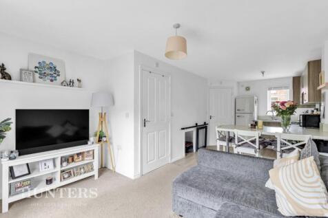 Lounge to Kitchen