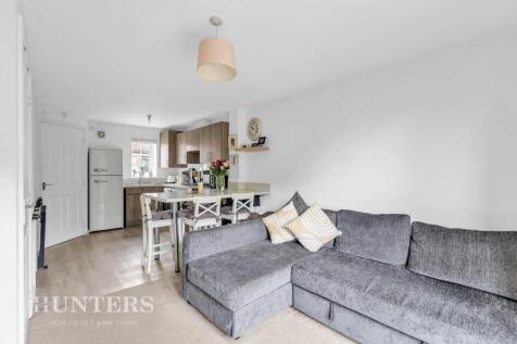 Lounge to Kitchen