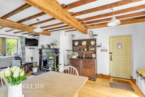 Open plan lounge kitchen