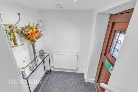 Apartment&#39;s Entrance