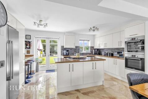 Open plan dining kitchen and living