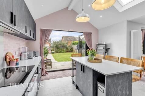 Dining kitchen