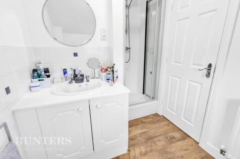 En-suite bathroom