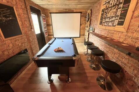 Garage/Entertainment