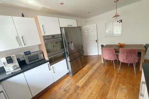 kitchen/dining room