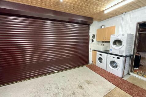 garage/utility room 
