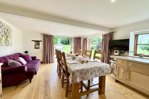 kitchen/living/dinin