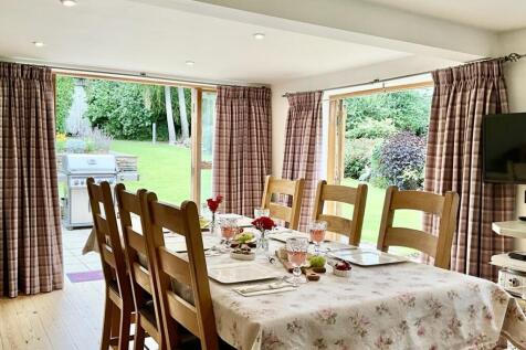 kitchen/living/dinin