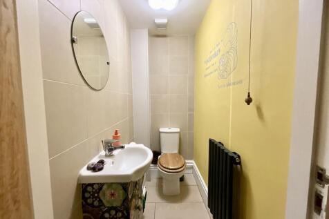 downstairs wc