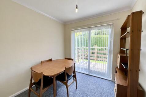 dining room/bedroom 
