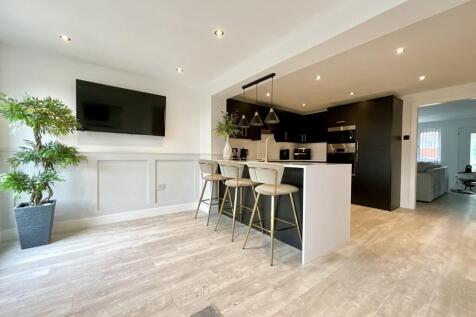 living/kitchen/dinin