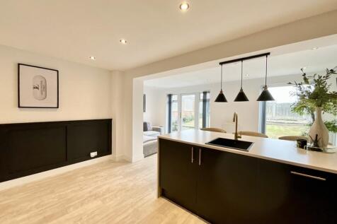 living/kitchen/dinin