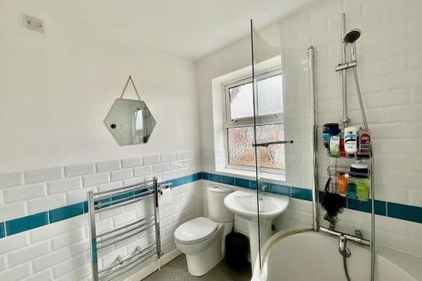 Family Bathroom 