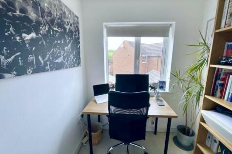 Bedroom/ Office.