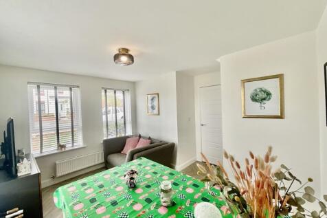 Bedroom 4/ Dining Ro
