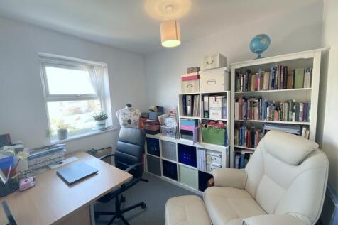 bedroom/office