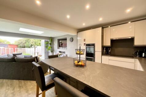 kitchen/living/dinin