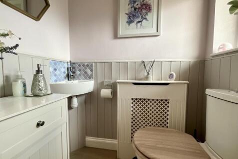 downstairs wc