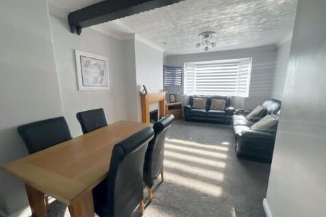 living room/diner