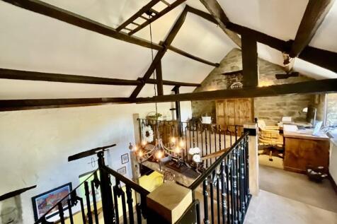 Mezzanine/ Office 