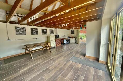 Double Garage 