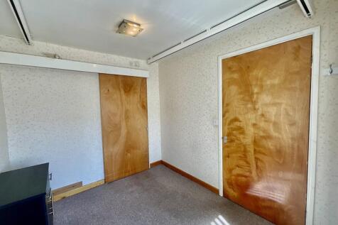 Snug/ Office/ Playro