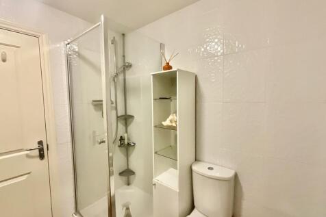 2nd En-Suite 