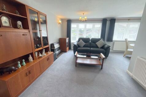 living room/diner
