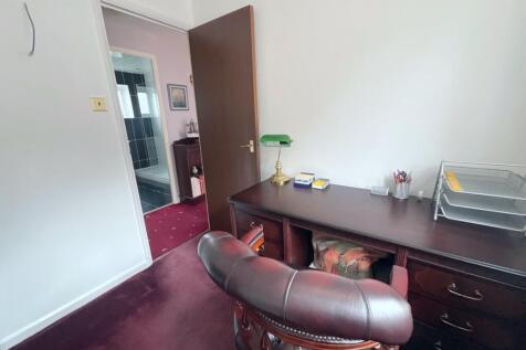 bedroom/office