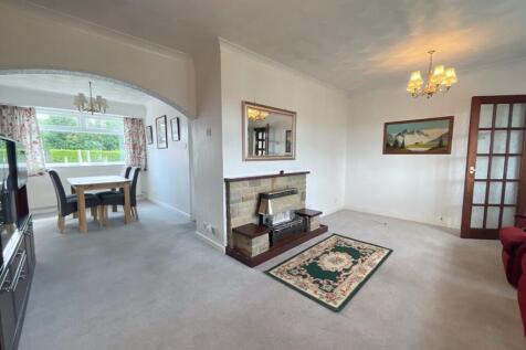 LIVING ROOM/DINING R
