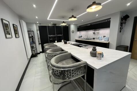 kitchen/dining room.