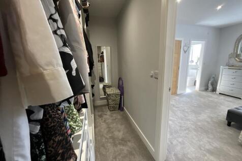 walk in wardrobe