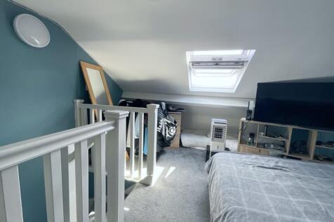 ATTIC/OCCASIONAL ROO