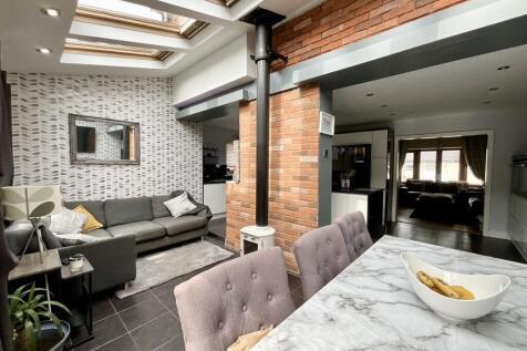 open plan living/kit