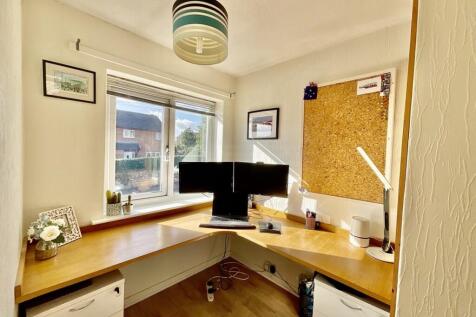 Bedroom 3/ Office 
