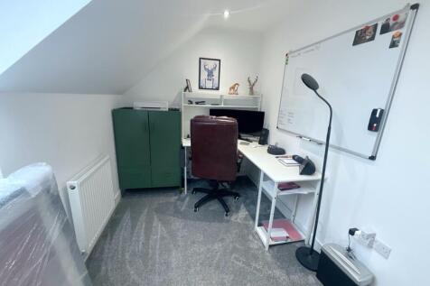 bedroom/office